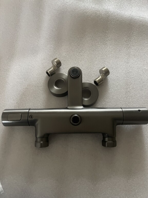 mitigeur-thermostatique-pour-baignoire-big-1