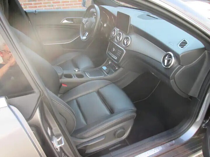 mercedes-benz-cla-180-d-pano-automatic-led-leder-big-4