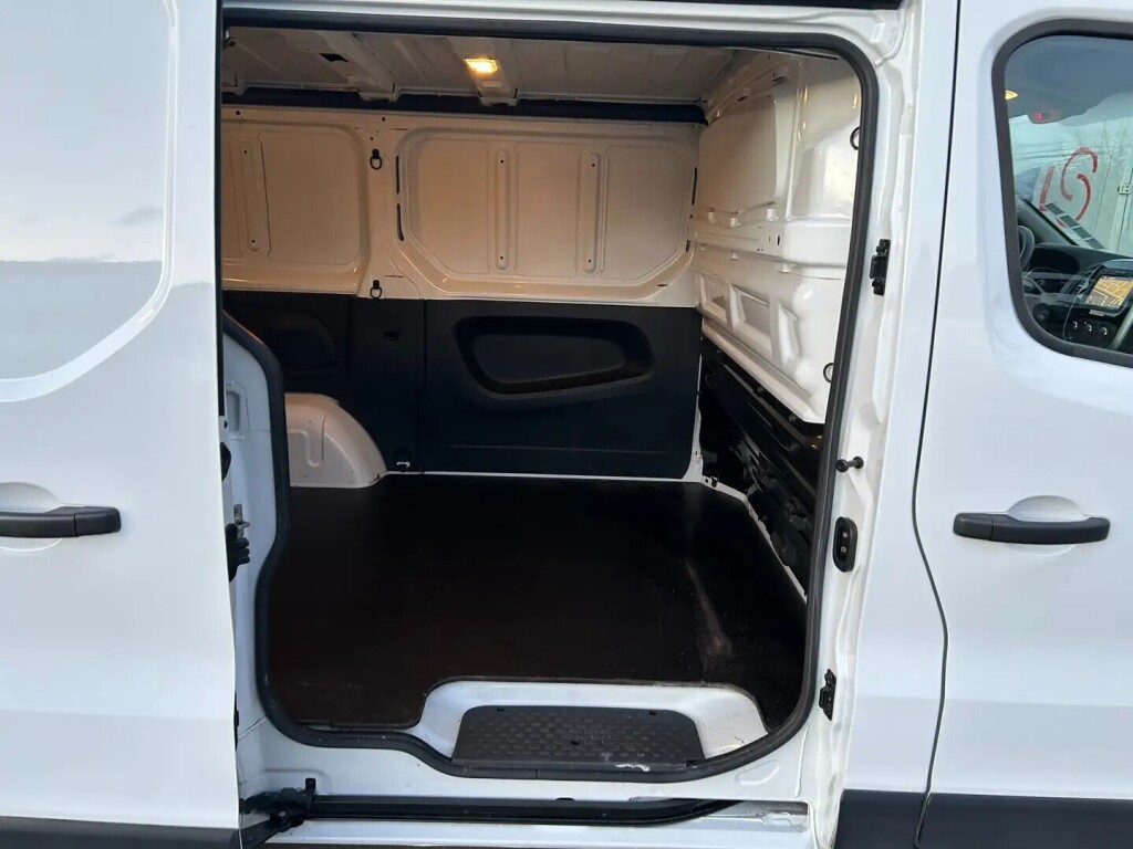 renault-trafic-20dci-88-kw-big-9