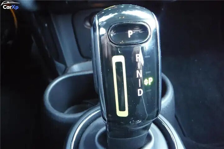 mini-cooper-se-bev-big-6