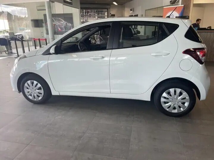 hyundai-i10-10i-air-airco-isofix-radio-big-4