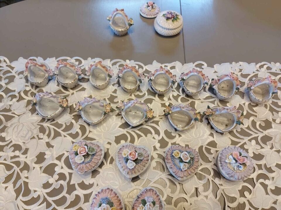 lot-de-22-bonbonnieres-neuves-big-2