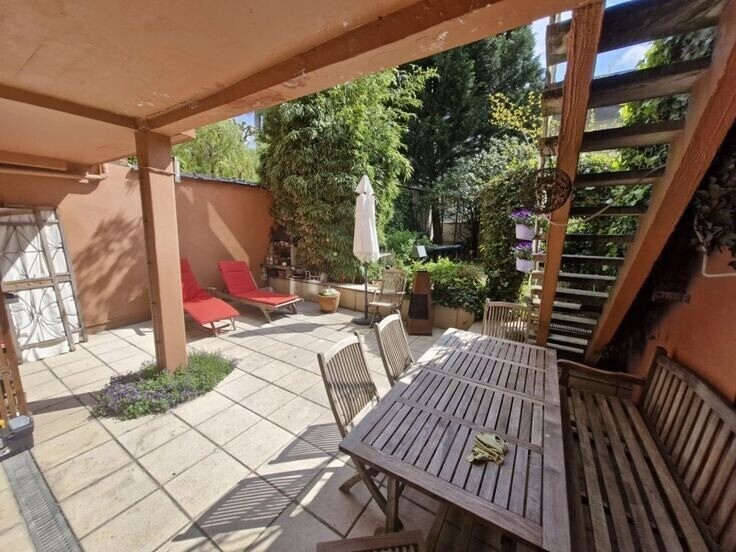 maison-a-vendre-1-050-000-eur-big-0