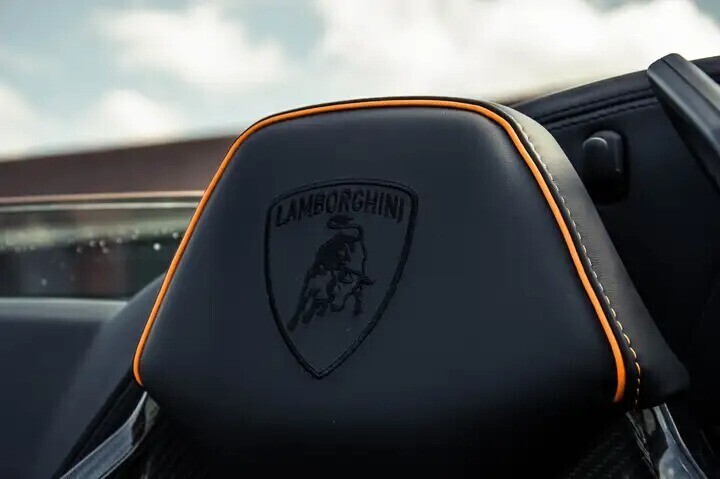 lamborghini-huracan-52-v10-lp640-4-evo-spyder-only-1688-km-big-9