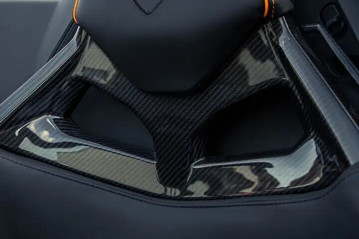 lamborghini-huracan-52-v10-lp640-4-evo-spyder-only-1688-km-big-8