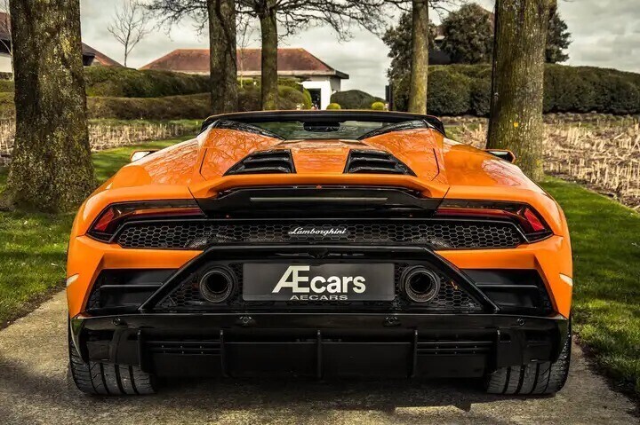 lamborghini-huracan-52-v10-lp640-4-evo-spyder-only-1688-km-big-3