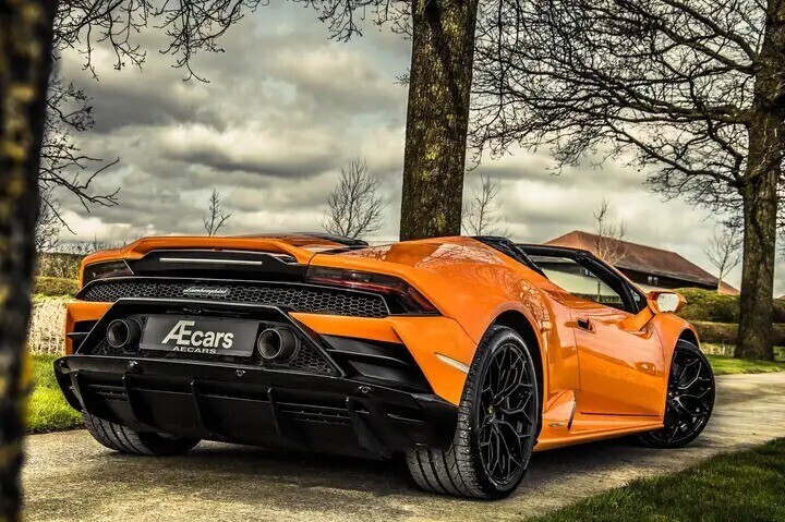 lamborghini-huracan-52-v10-lp640-4-evo-spyder-only-1688-km-big-1