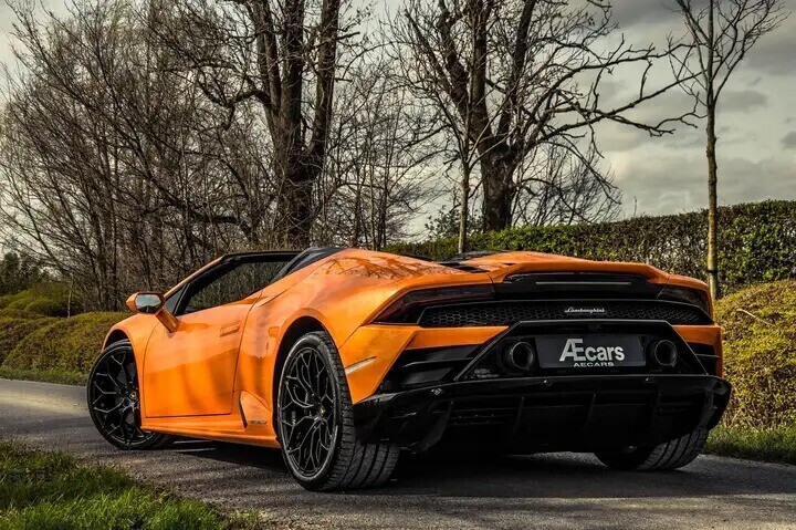 lamborghini-huracan-52-v10-lp640-4-evo-spyder-only-1688-km-big-2