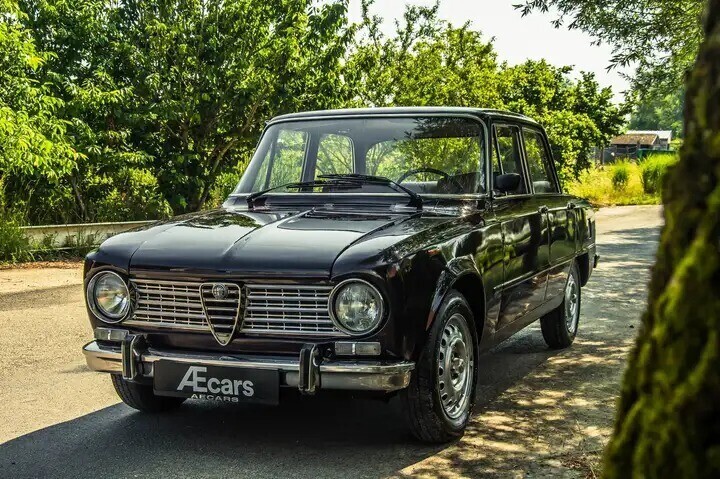 alfa-romeo-giulia-1300-manual-airco-leather-big-2