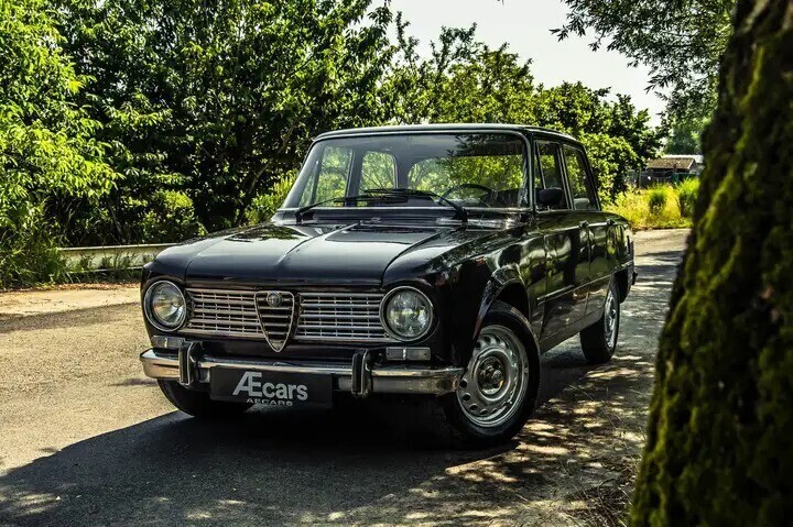 alfa-romeo-giulia-1300-manual-airco-leather-big-0