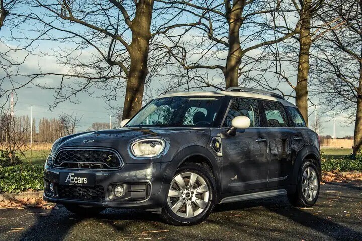 mini-cooper-se-countryman-hybrid-led-mini-connected-navi-big-0