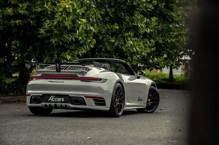 porsche-992-911-c4s-cabriolet-sport-chrono-belgian-big-0