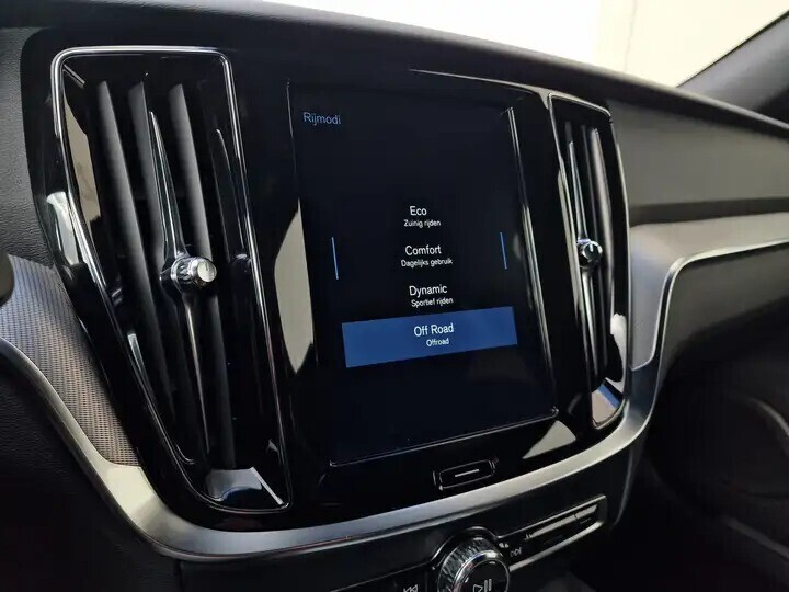 volvo-v60-cross-country-d4-awd-47-500-km-matt-black-garantie-big-9