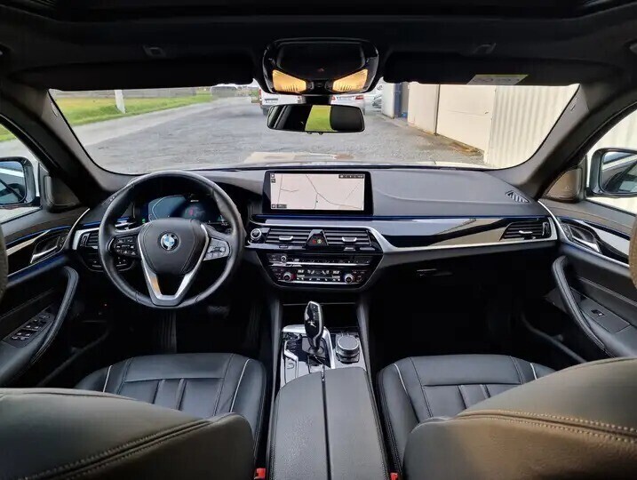 bmw-530-e-xdrive-luxury-line-big-6