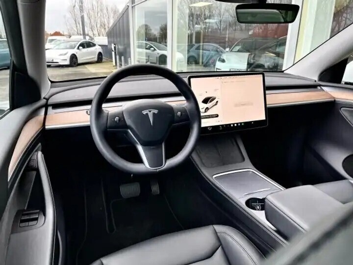 tesla-model-y-long-range-dual-motor-122022-slechts-14861km-big-8