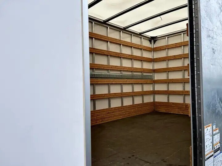 mercedes-benz-sprinter-meubelbak-met-laadbrug-l435-h208-big-6