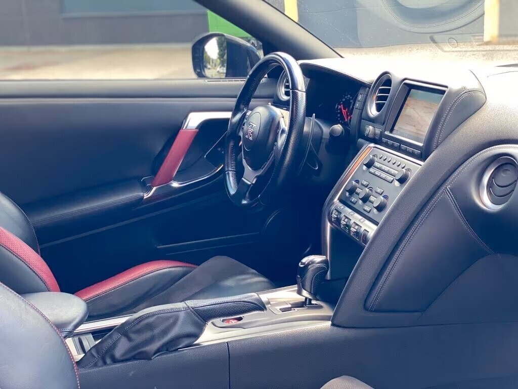nissan-gt-r-2010-black-edition-89000-km-carpass-big-2