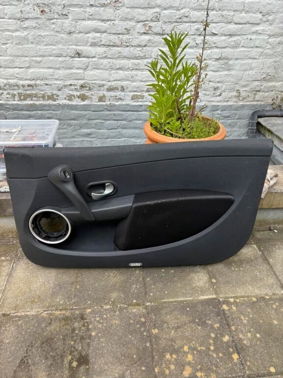 renault-clio-3-iii-panneau-de-porte-passager-3-portes-big-0