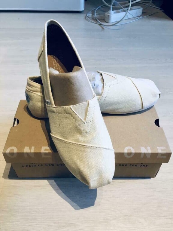toms-pointure-43-35eur-neuves-livraison-gratuite-bxl-big-1